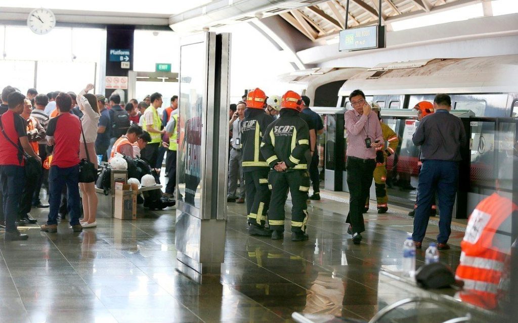 为防积水事故重演，SMRT外包地铁隧道抽水系统维修工作-热点新加坡