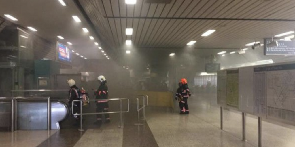 宏茂桥地铁站冒浓烟，事故原因正在调查-热点新加坡