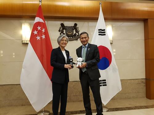 新韩外长会晤，康京和望新加坡对半岛问题给予关注和支持-热点新加坡