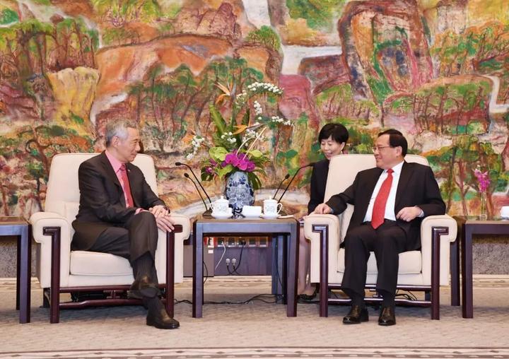 李强会见李显龙：中国将坚定改革开放期待中新更深层合作-热点新加坡