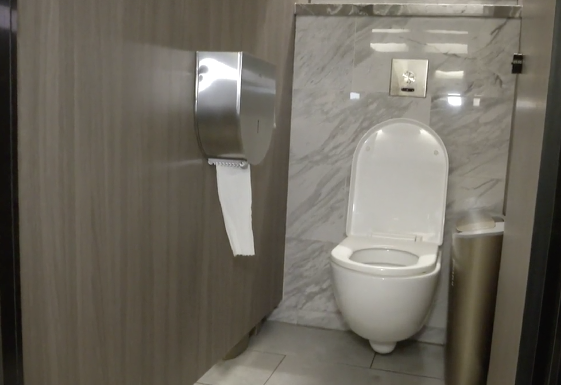 新加坡金沙商场厕所被评为六星级！！！-热点新加坡
