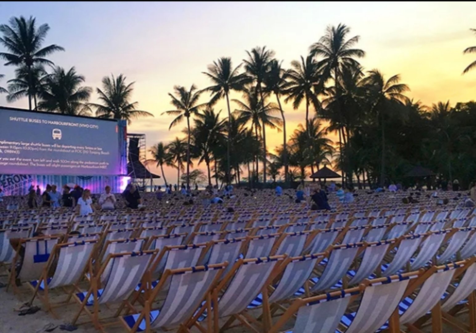 免费观影  新加坡海滩落日户外电影如期举办-热点新加坡