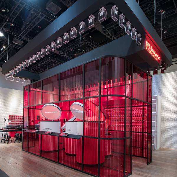 时尚界传奇 CHANEL红色工厂快闪店登陆新加坡-热点新加坡
