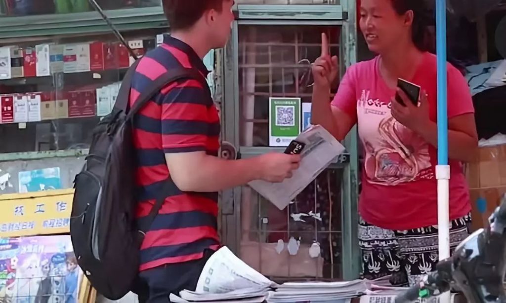 外国小哥在中国街头做了一个诚信测试 结果却是……-热点新加坡
