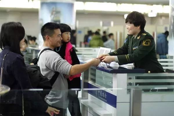 自2月1日起 中国施行八项出入境便利措施 其中包括为外籍华人提供签证、居留便利-热点新加坡
